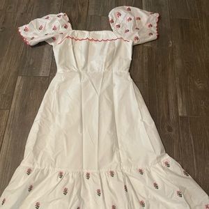 Cella & Flo nursing friendly dress. Size 4. Worn only once.